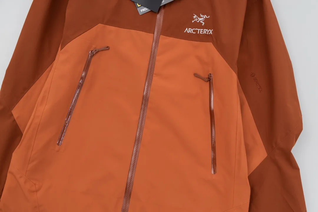 Arc'teryx Gore-tex ， ， ， 。 bluesign@ N 3LGORE-TEX ， Wear-Resistant， 、 Breathable， ， 20000 Breathable 10000 E 3D ， 3D ， ， ， Authentic YKK ， ， ， ， ， Factory ， ， ， 。 ， ， ，Lightweight ， Series ， Quality ！！